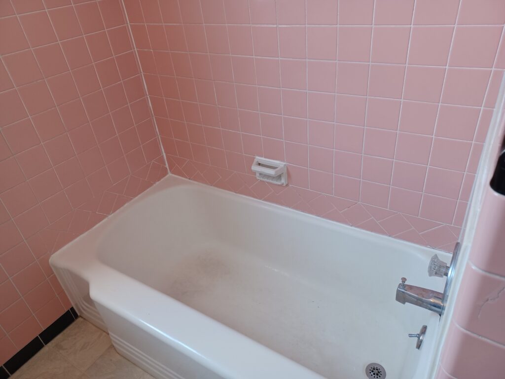 4303A Bathroom 03